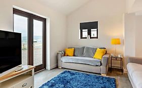 Hillsview - 4 Berth Renovated Barn Conversion